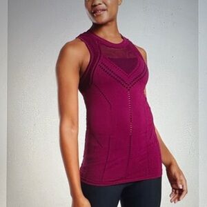 NWOT Athleta Oxygen Perforated Tank. Size Large